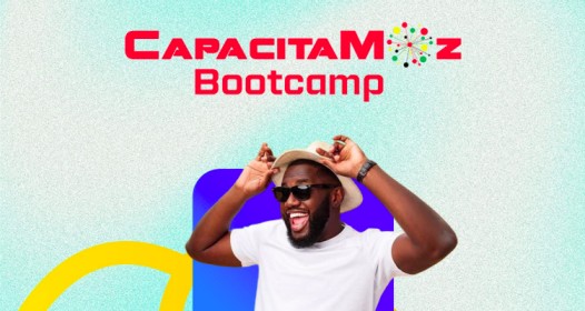 Homem sorrindo usando chapéu e óculos de sol, com o logo do CapacitaMoz Bootcamp e a palavra "DICAS"